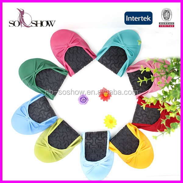 Wholesale classical black foldable ballet shoes women flat rollable ballerina shoes matching bag for office