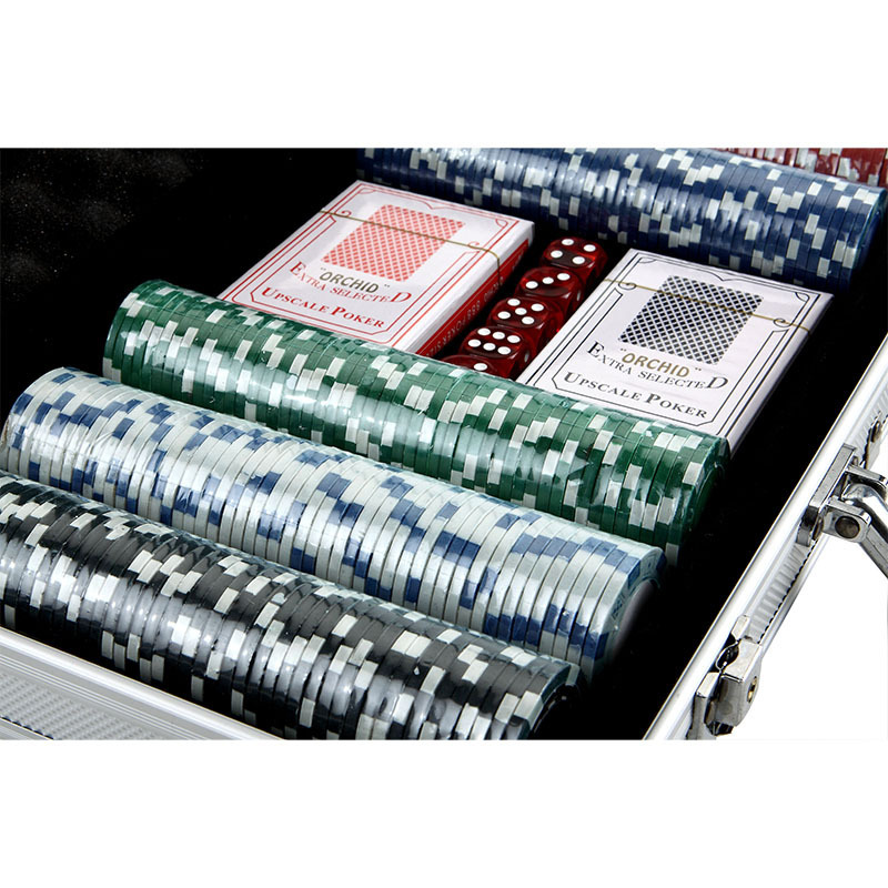 Customized Professional gambling game playing cards casino Cheap Clay aluminum case 500 pcs Poker Chip Set