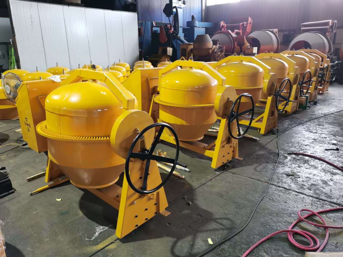 Volume of portable concrete mixer truck  concrete mixer machine