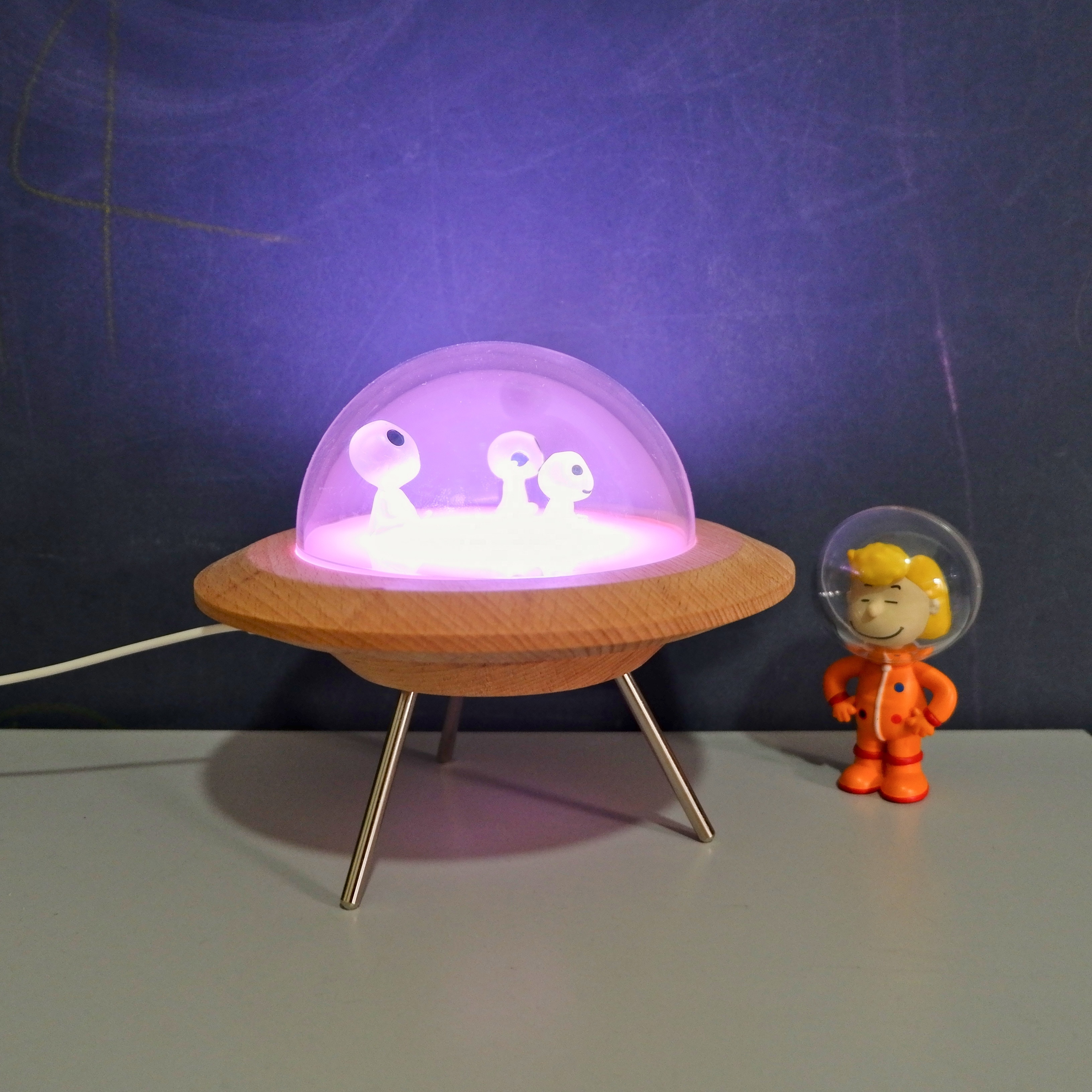 Space Alien UFO Night Light Lamp RGB Remote Control Wooden Decorative Table Lamp Space Age Lamp From Home Decoration