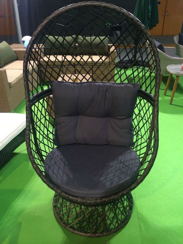 Patio Wicker Egg Chair, Oversize Indoor Outdoor Lounger with Legs for Living Room, Backyard