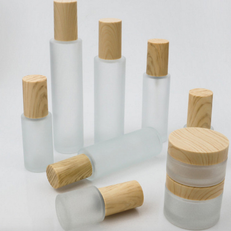 custom bamboo cosmetic packaging set bottle,bamboo head glass luxury cosmetic packaging