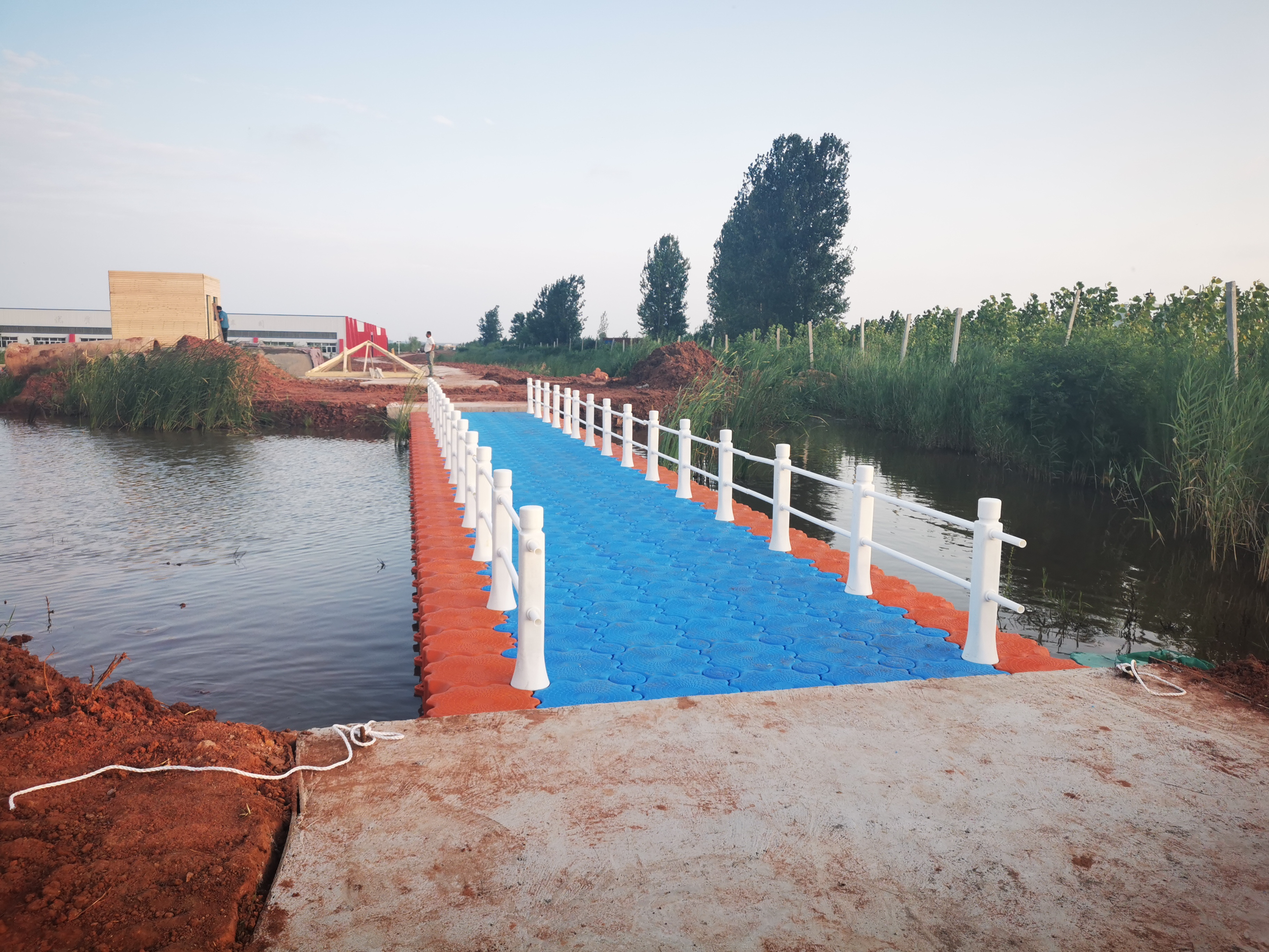 Hdpe Walkways  work platforms  modular pontoon anti-freezing plastic  boat jet ski floating dock