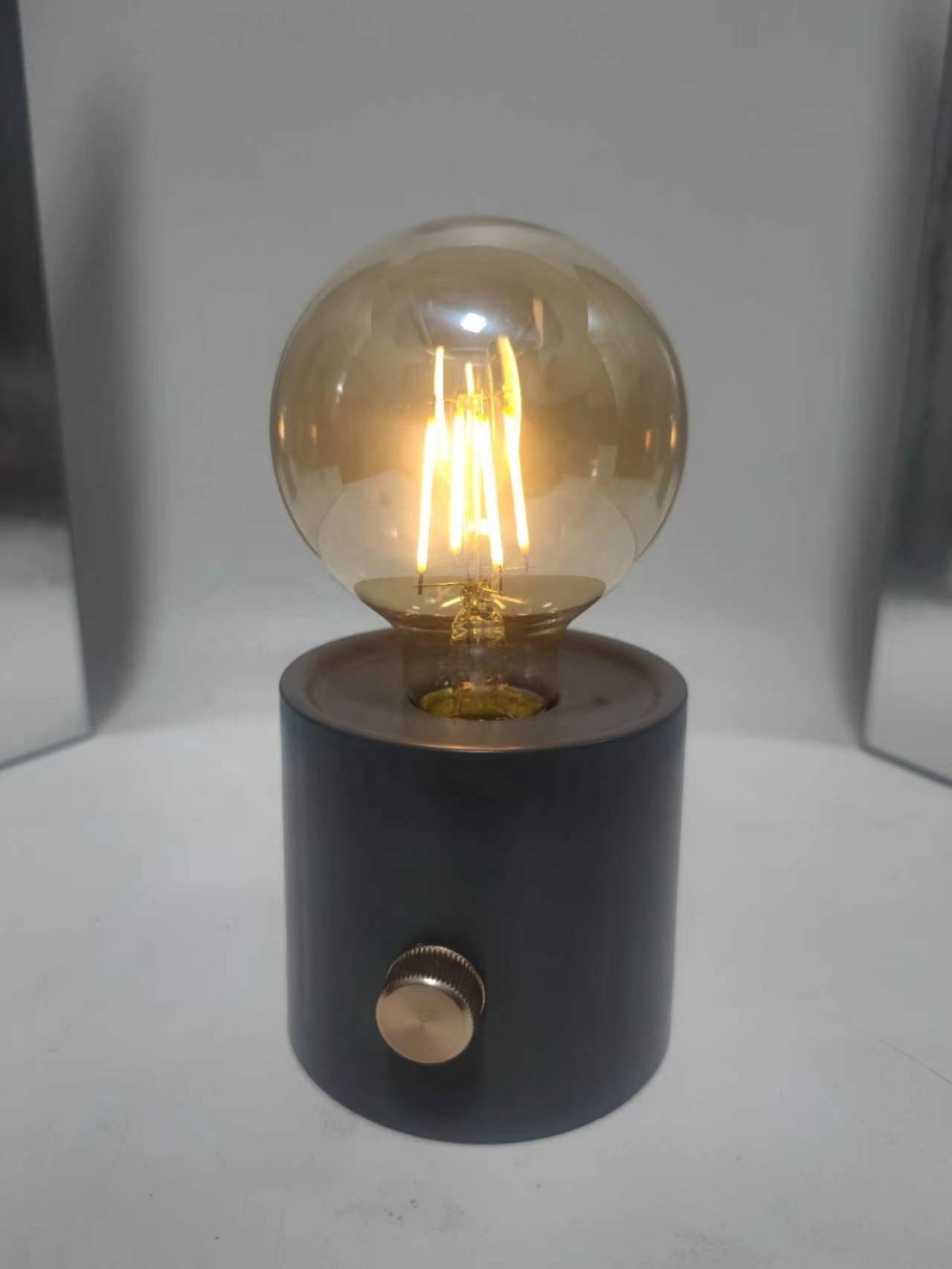 2024 new arrival battery powered dimmable waterproof retro edison style decorative glass bulb led lamp light