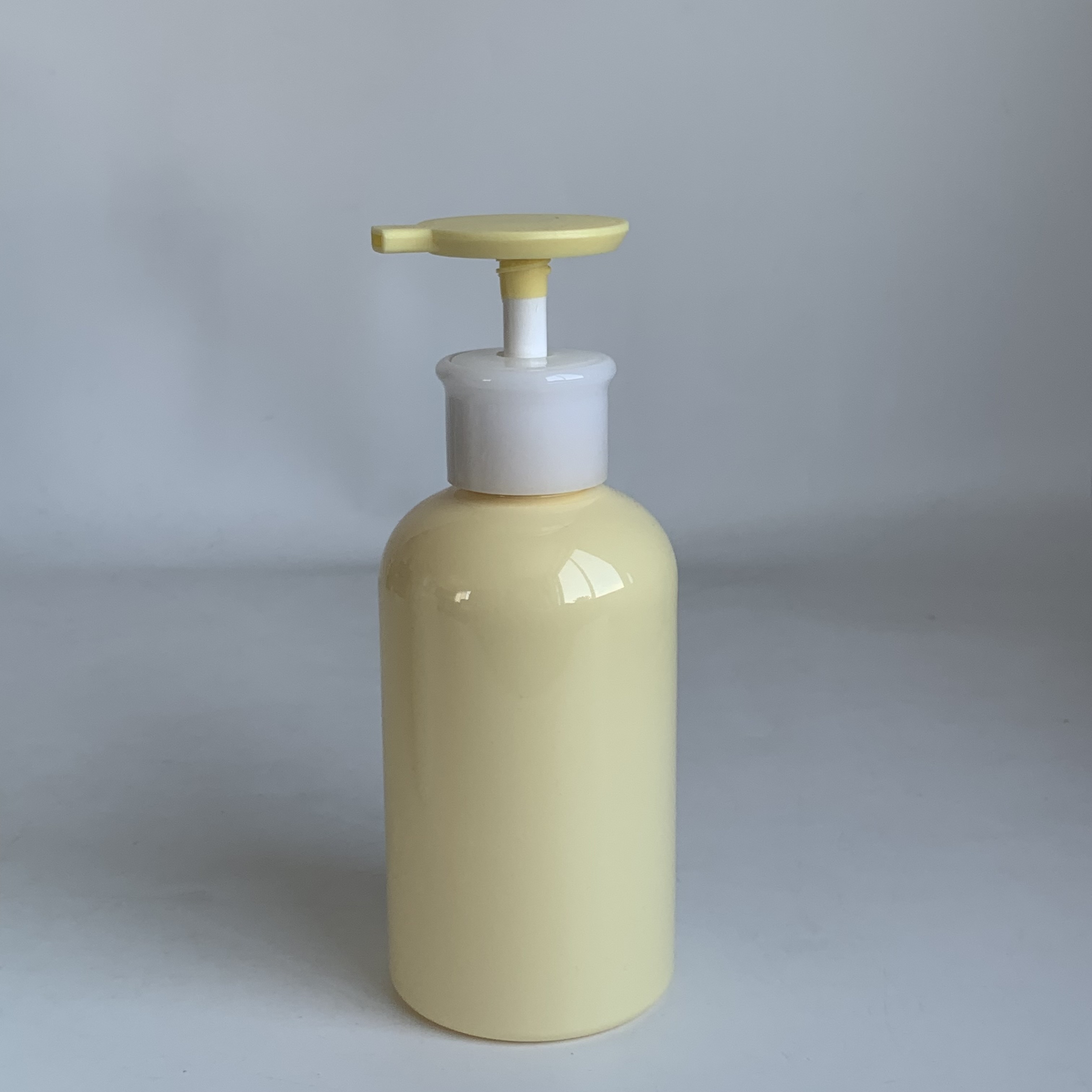 Empty 300ml Round Shape Custom Color Yellow Shampoo Pump Bottle And Conditioner Bottles With Screw Lotion Pump