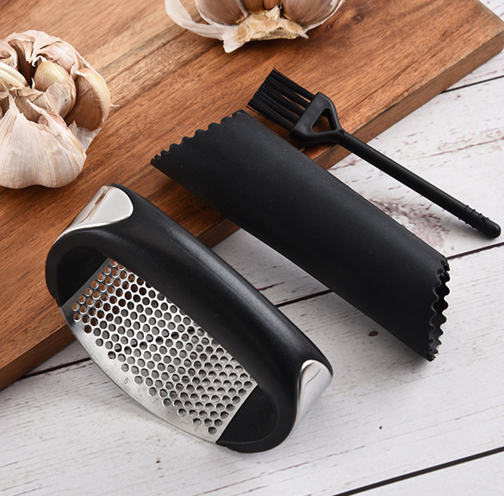 Best Sell Kitchen Gadget 3in1 Garlic Crusher Mincer Chopping Rocker Manual Stainless Steel Garlic Press