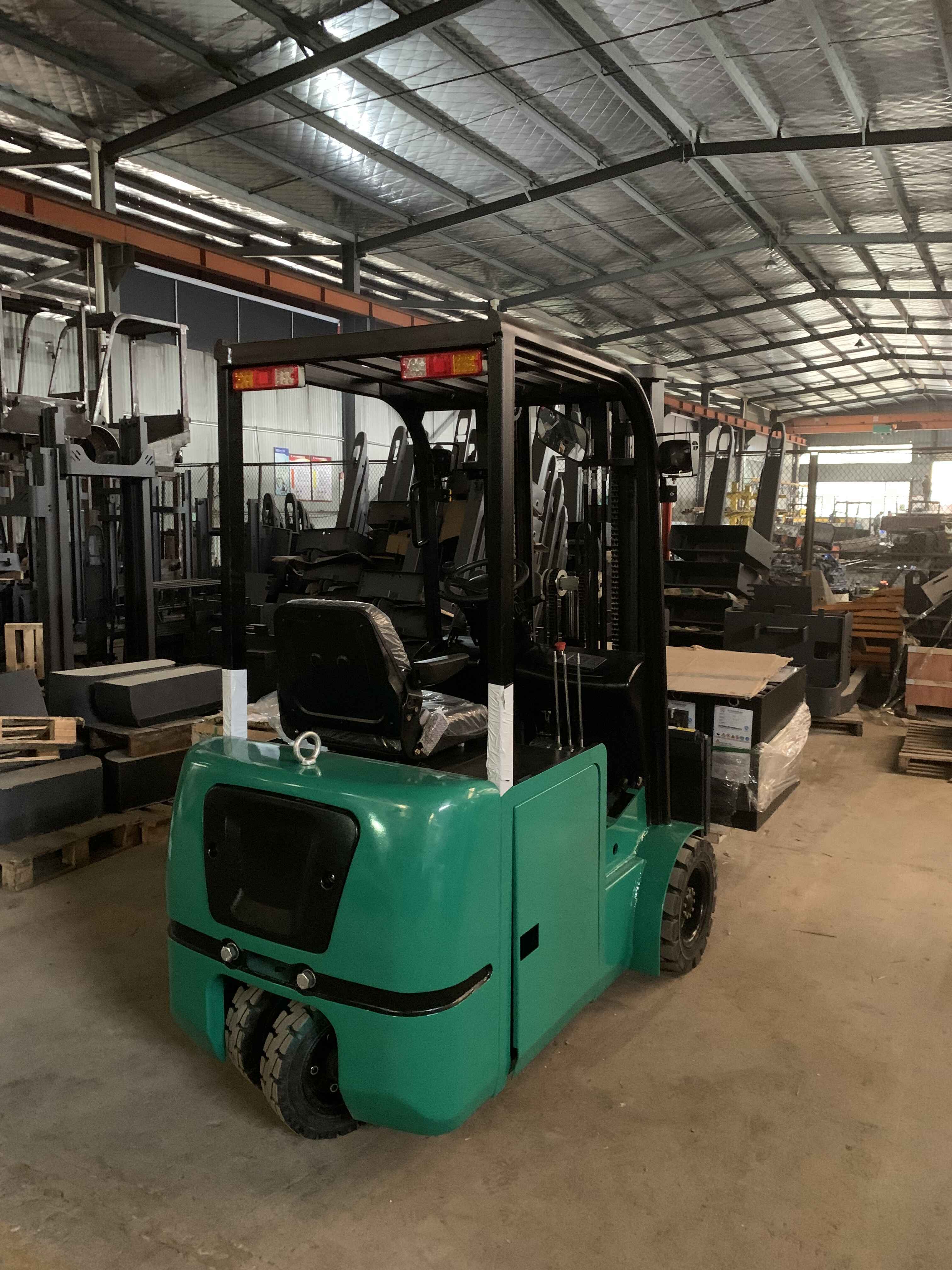 EVERLIFT 3 Wheel Electric Forklift 1.5ton 2 Ton With Hawker Battery Max lifting 3m-6m