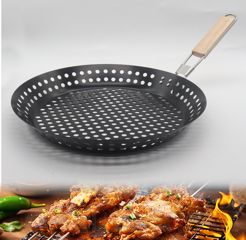 BBQ round skillet outdoor portable folding handle grill pan non-stick material barbecued pork belly vegetables