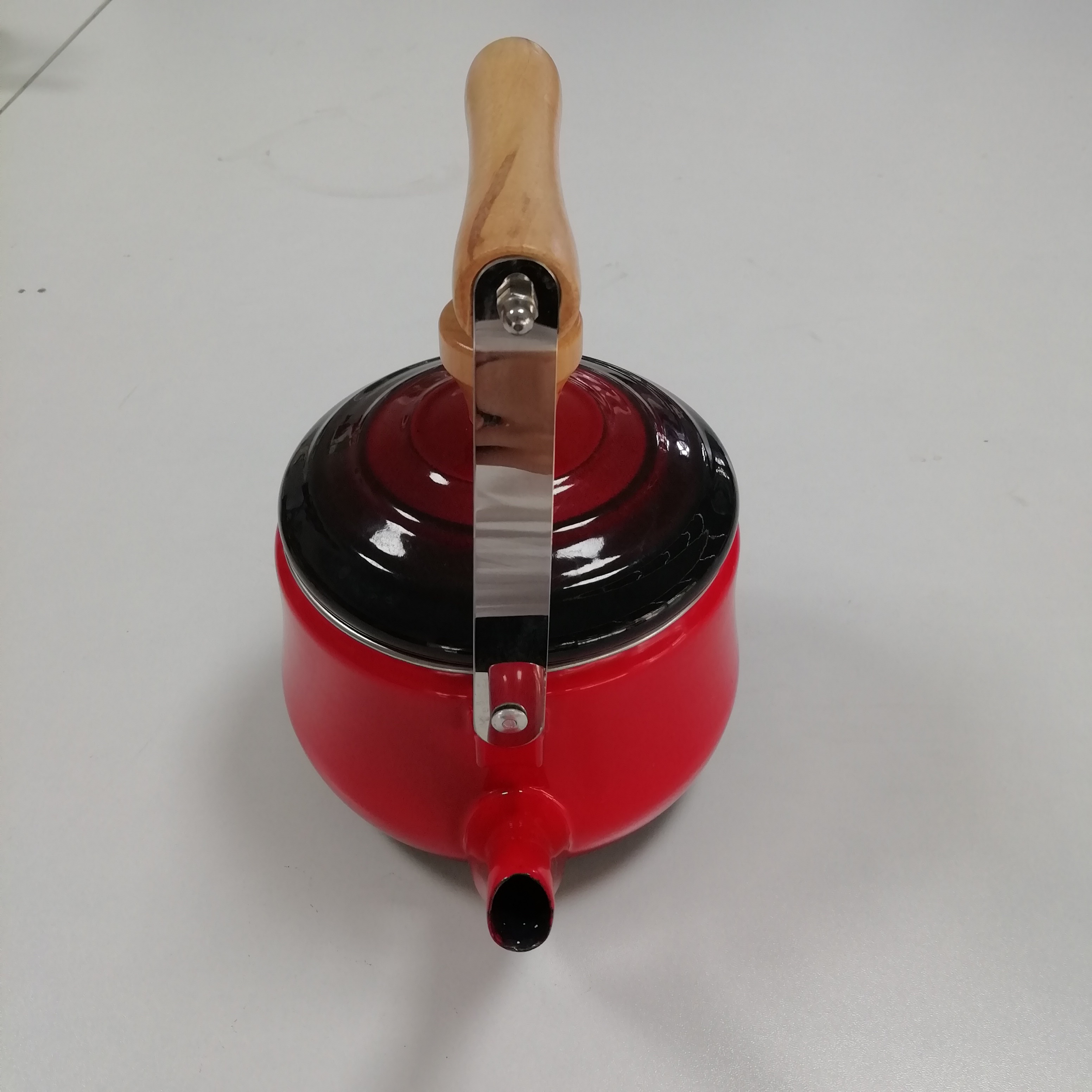 red  enamel tea kettle with wooden handle and customized acceptable