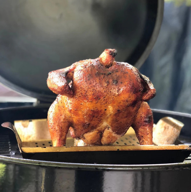 Beer Can Chicken Holder and Smoker Premium Grade Stainless Steel Chicken Holder Poultry roasters with flavouring Container