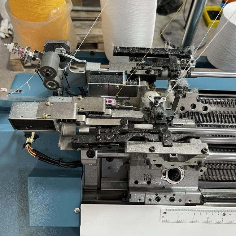 Automatic overlock high-speed glove knitting machine with 7gauge