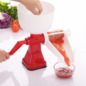 Wholesale Manual tomato juicer Hand crank fruit juicer blender mini mill plastic manual tomato press