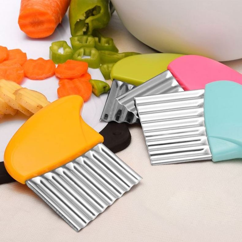 Hot Online Stainless Steel Potato Chip Slicer Crinkle French Fries Salad Corrugated Cutting Chopped Potato Slices Knife