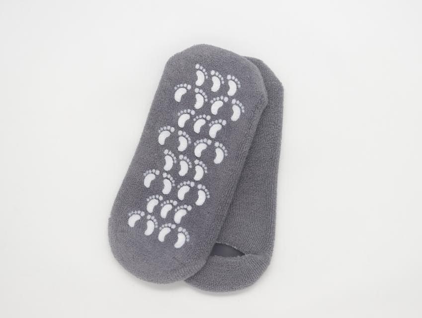 Foot care foot mask cover for moisturizing and hydrating, improving heel cotton yarn socks