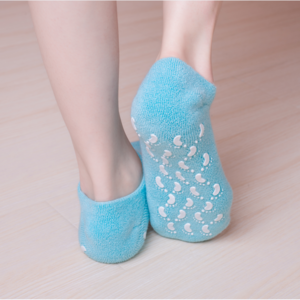 Foot care foot mask cover for moisturizing and hydrating, improving heel cotton yarn socks