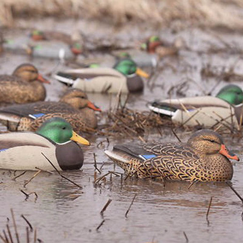 Hunt shooting emulational mallard duck hunting decoy floating for wild riverside