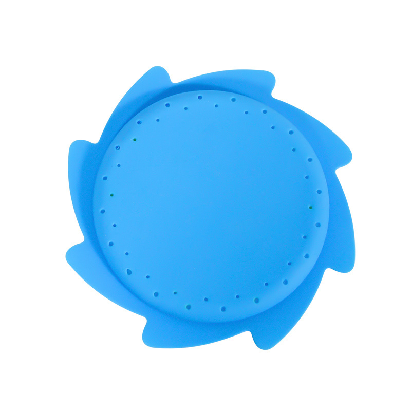 New Outdoor Beach Toy Customized Color Silicone Water Sprinkler Flying Disc