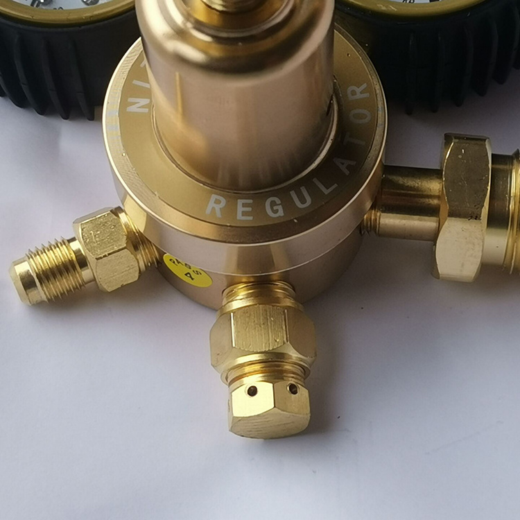 Full brass ultra high pressure gas nitrogen regulator with 180bar gauge