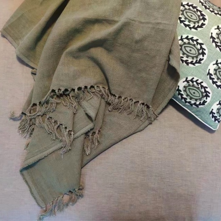 Wholesale High Quality French Flax Linen Cotton Army Green Blanket With Tassels