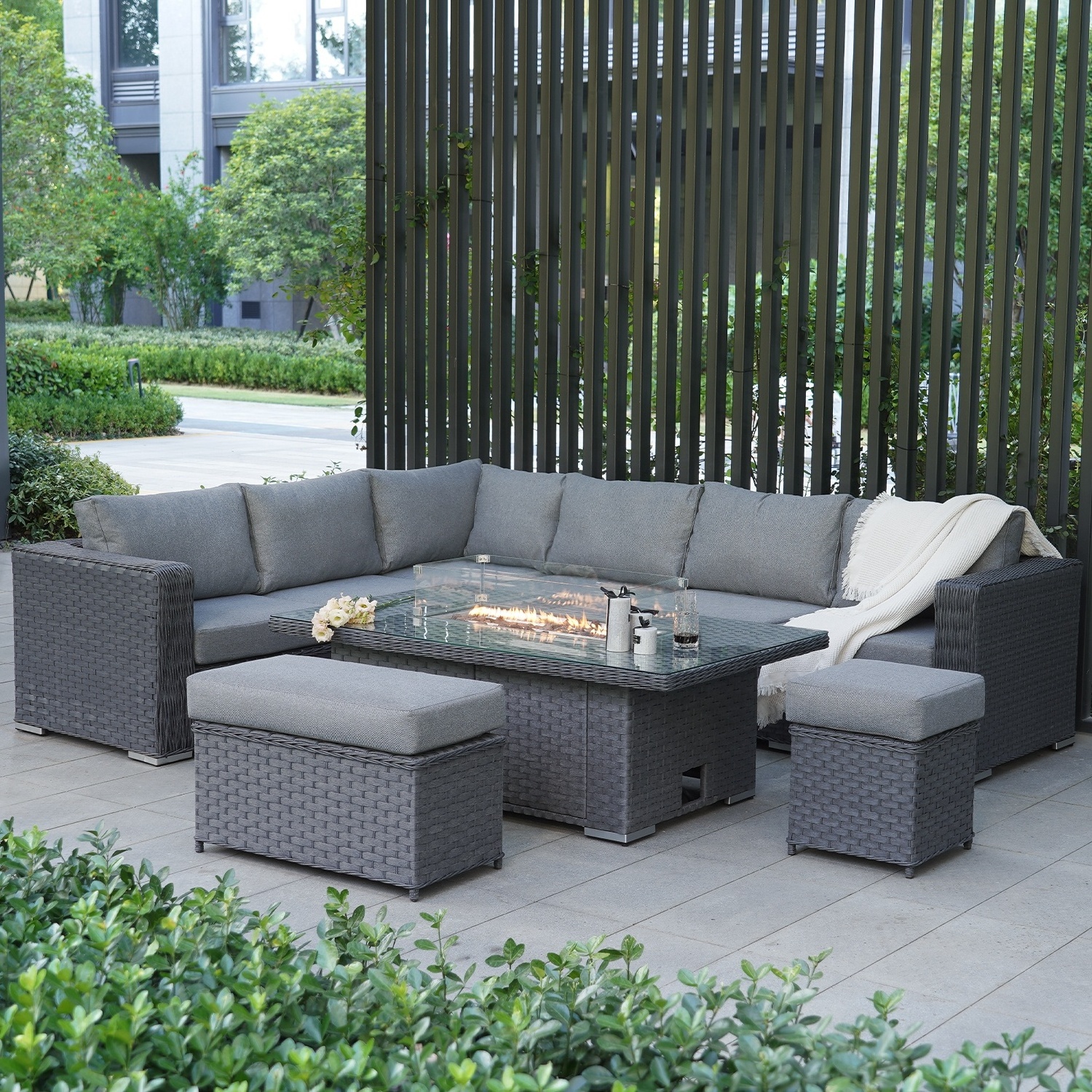 Hot Seller Garden PE Wide and Round Rattan Assembled Corner Sofa Rising Table with Fire Pit Set