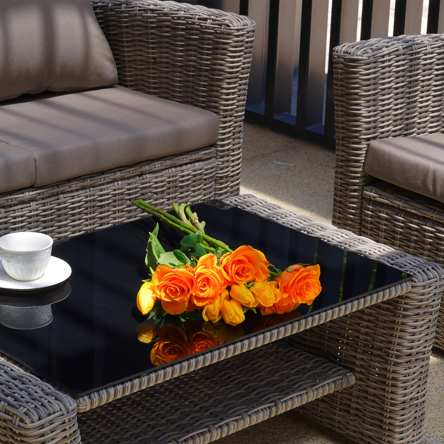 Hot Sale Sofa and Coffee Table Set PE Rattan Wicker Material K/D Sofa Outdoor Furniture Model