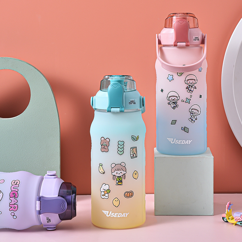 Custom LOGO Gift 1500ML Drinking Cup Plastic Mist Climbing Spray Bottles Creative Sports Outdoor Spray Water Bottle