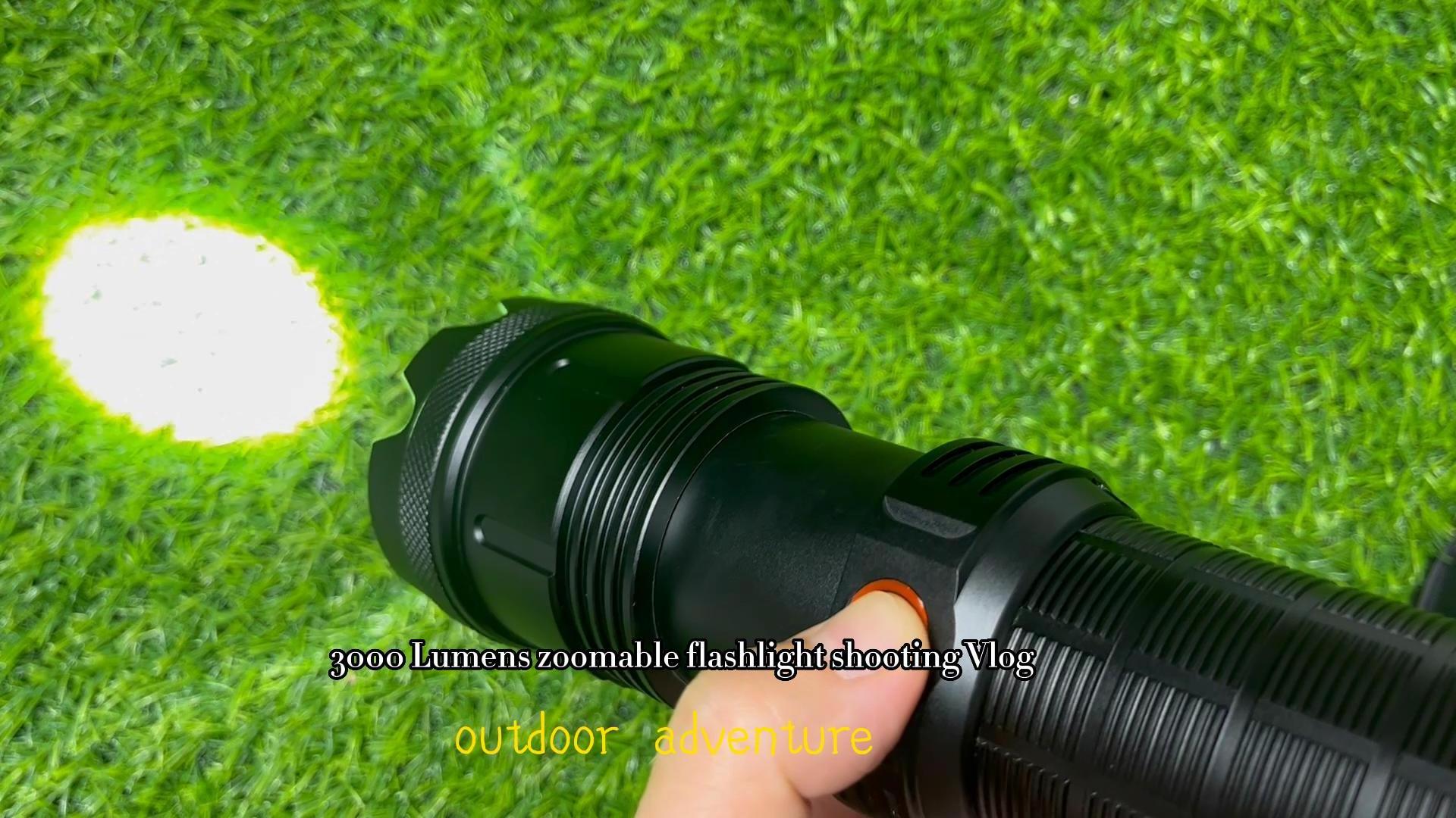 2023 newest long shoot flash light outdoor lighting torchlight Zoomable  30W laser led tactical flashlight 3000 lumen