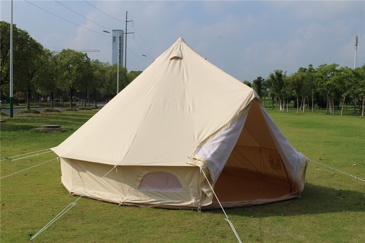 Outdoor Waterproof Four Season Family Camping and Winter Glamping Cotton Canvas Yurt Bell Tent with Mosquito Screen Door