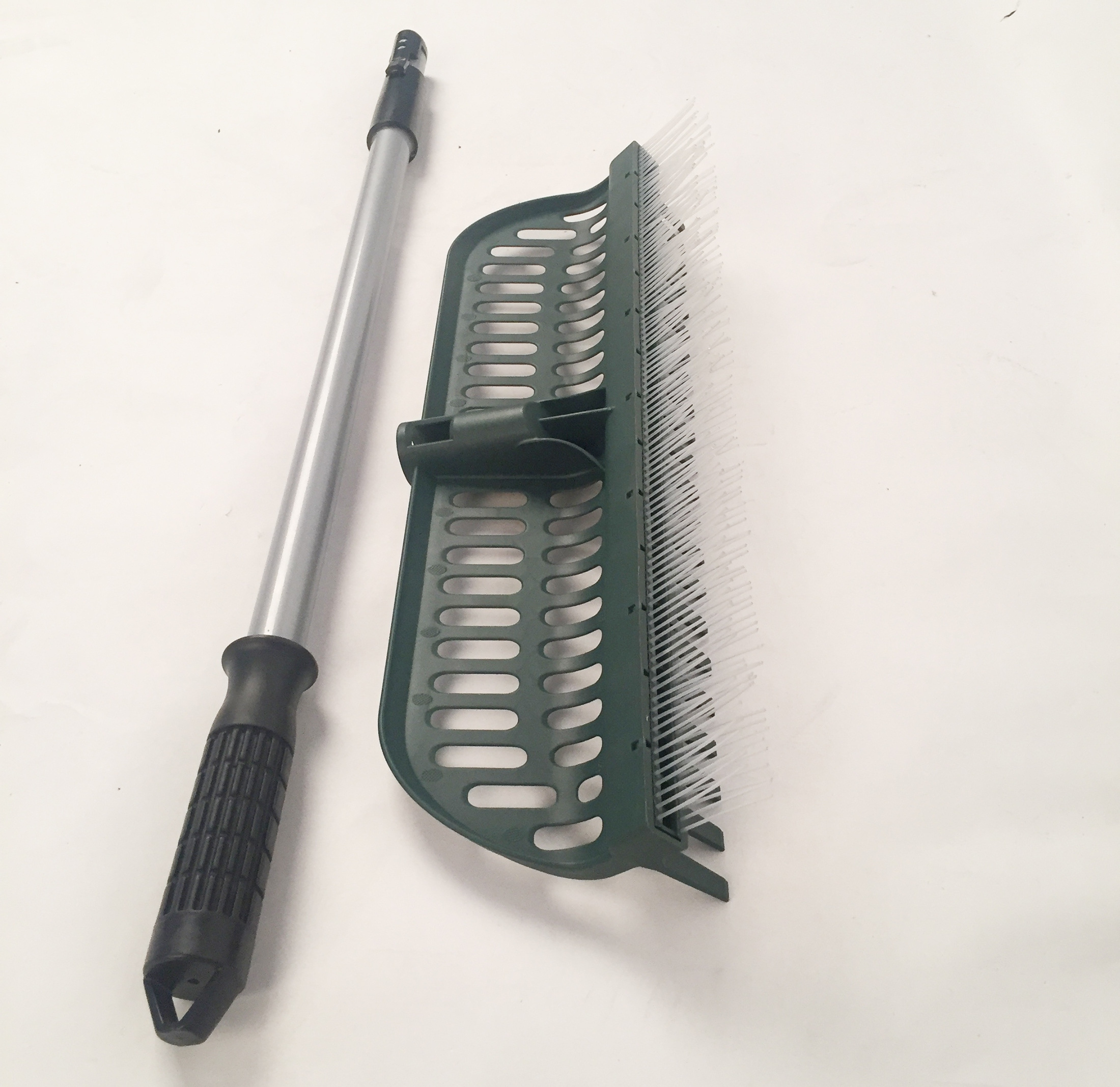 Telescopic Artificial Turf Cleaning Brush Lightweight Artificial Grass Brush Carpet Turf Rake, Rake&Brush 2 IN 1