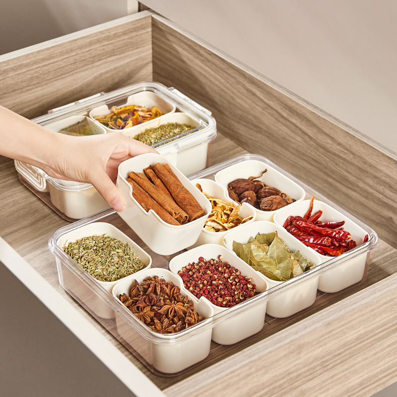 Plastic Clear  Kitchen Container Divided Food Serving Tray With Lid And Handle Spices Storage Container