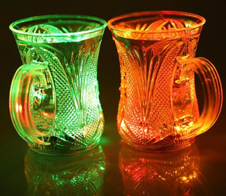 Fun Light Up Drinking Tumblers Liquid Activated Multi color LED Flashing Plastic Glasses Cups