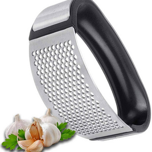 Stainless steel  Manual garlic press curved garlic grinding easy clean hand-held  garlic press rocker