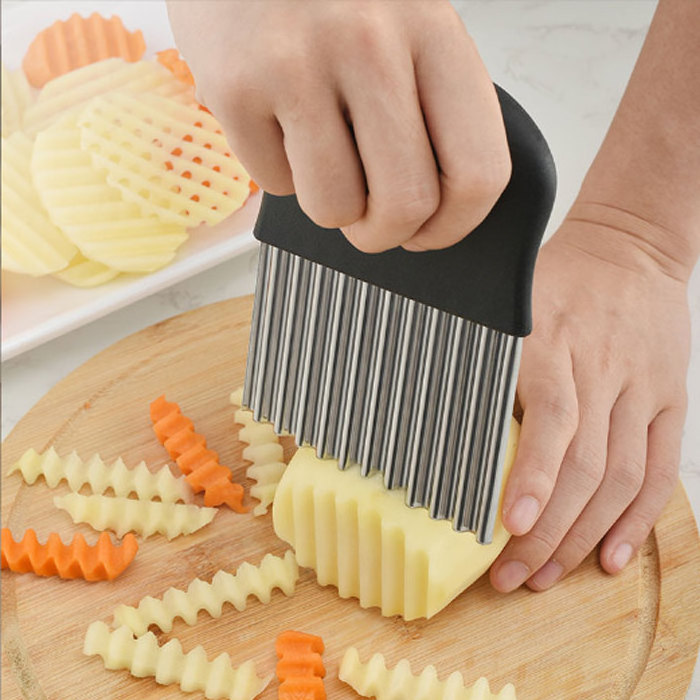 Knife for Fries Vegetable crinkle knife french fry stainless steel potato chip cutter  Fruit  Wavy Chopper Knife