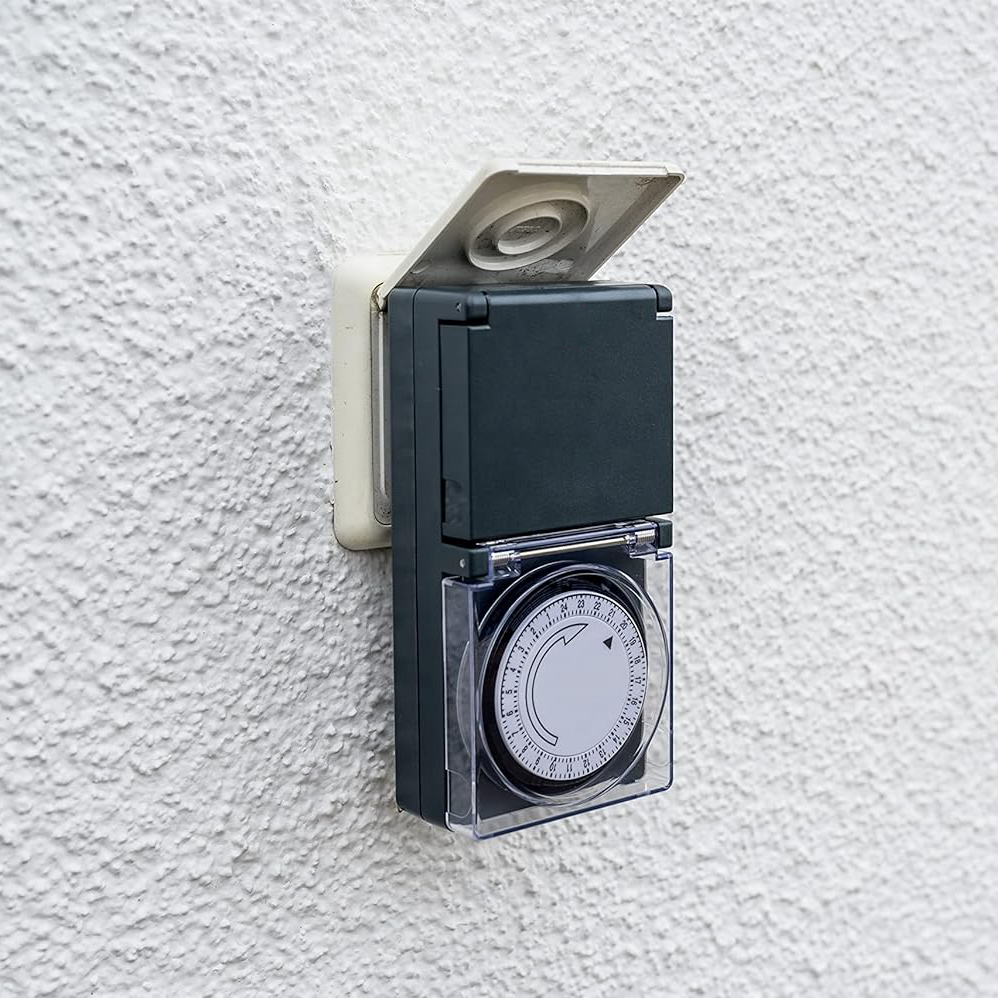 High quality EU German standard IP44 gray outdoor 24 hour program and mechanical timer socket for enhanced touch protection