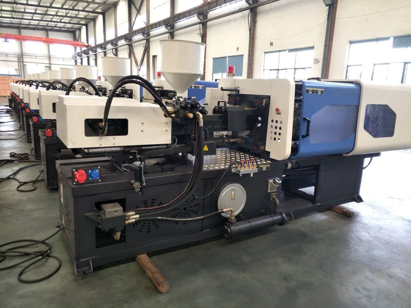 Hot Sale 140 ton Mini Servomotor Molding Injection Machine for Home Plastic Production