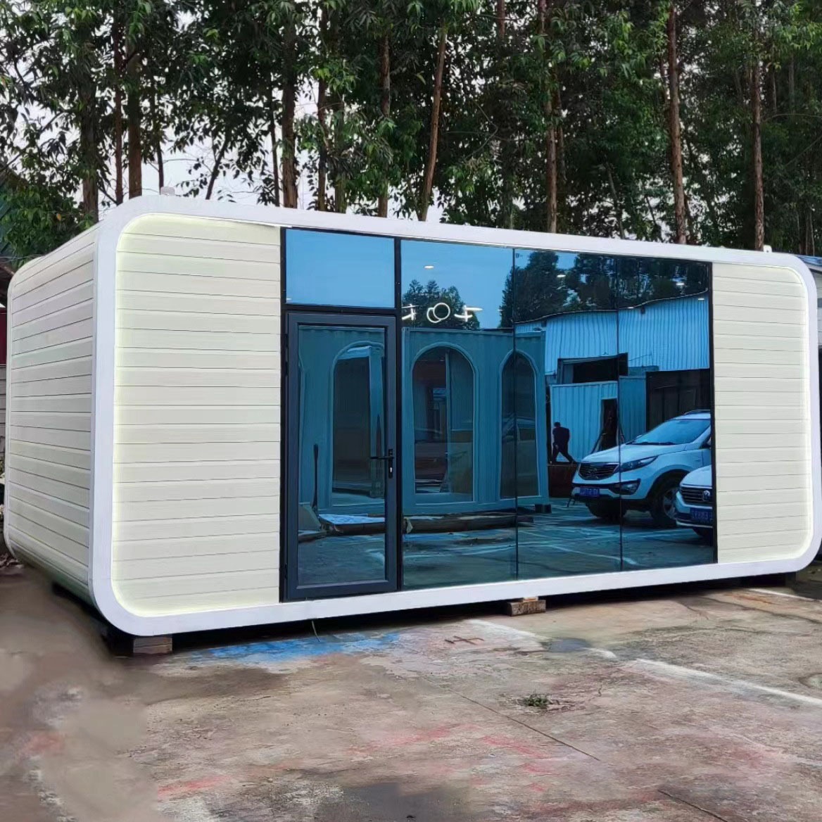 wholesale China modular prefab glass mobile prefab house apple cabin 2 floor tiny house trailer USA