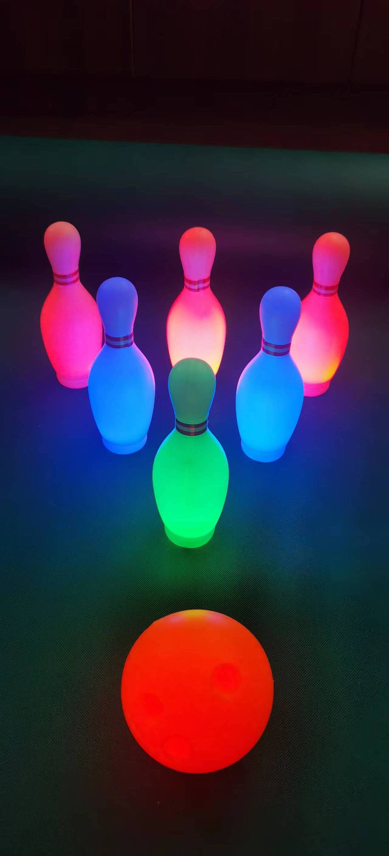 Light Up Kids Bowling Set Includes 6 Pins and 1 Ball Bowling Pins Toy Set for Kids Toddler Indoor & Outdoor Games