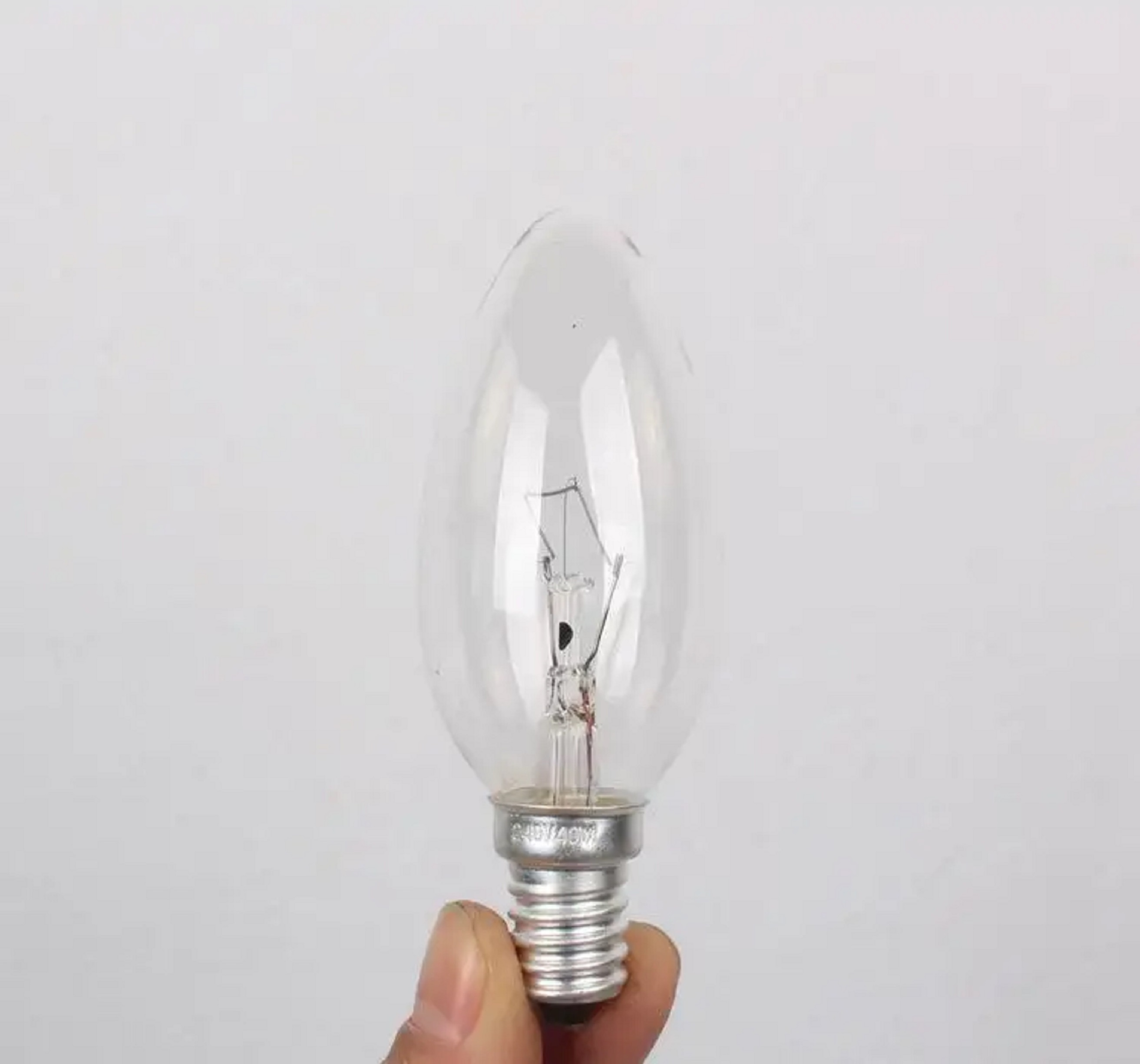 Factory Price Candle Warm White Incandescent Light Bulb, Bulk Sell Retro  Warm White Chandelier Bulb C35 E14 40W 110V