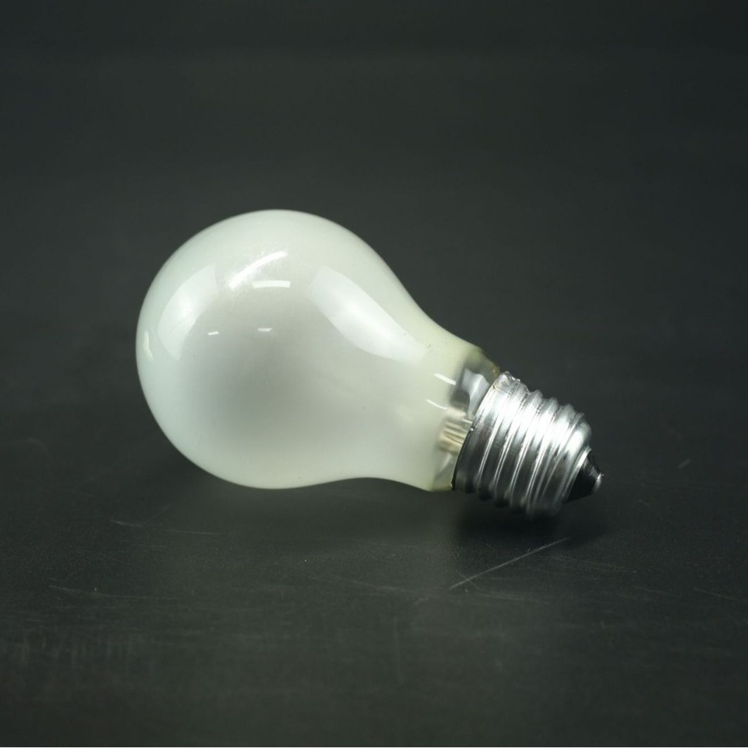 High Quality Reto Clear Frosted Unique Lamp Vintage Incandescent Bulb A55 A70 E27 B22 15W