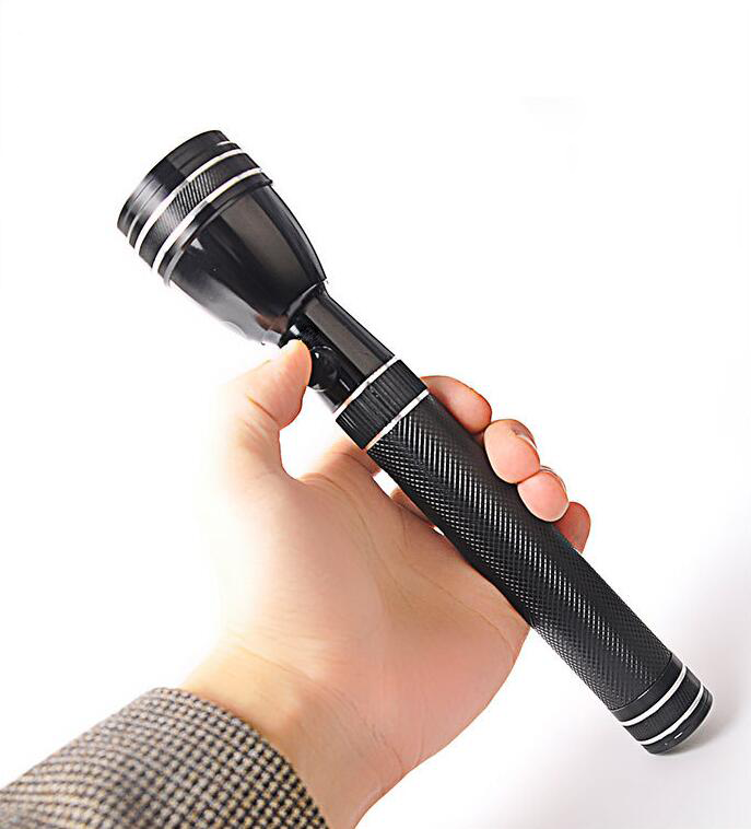 Middle East Strong Light Waterproof Worker Flashlight Self-defense Long Range 5W LED Torch Rechargeable