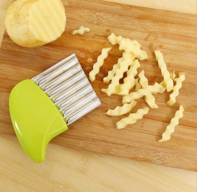 Handheld Manual Stainless Steel French Fry Cutter Potato Chip Onion Slicer Vegetable Crinkle Cutter With Wave Shape Knife