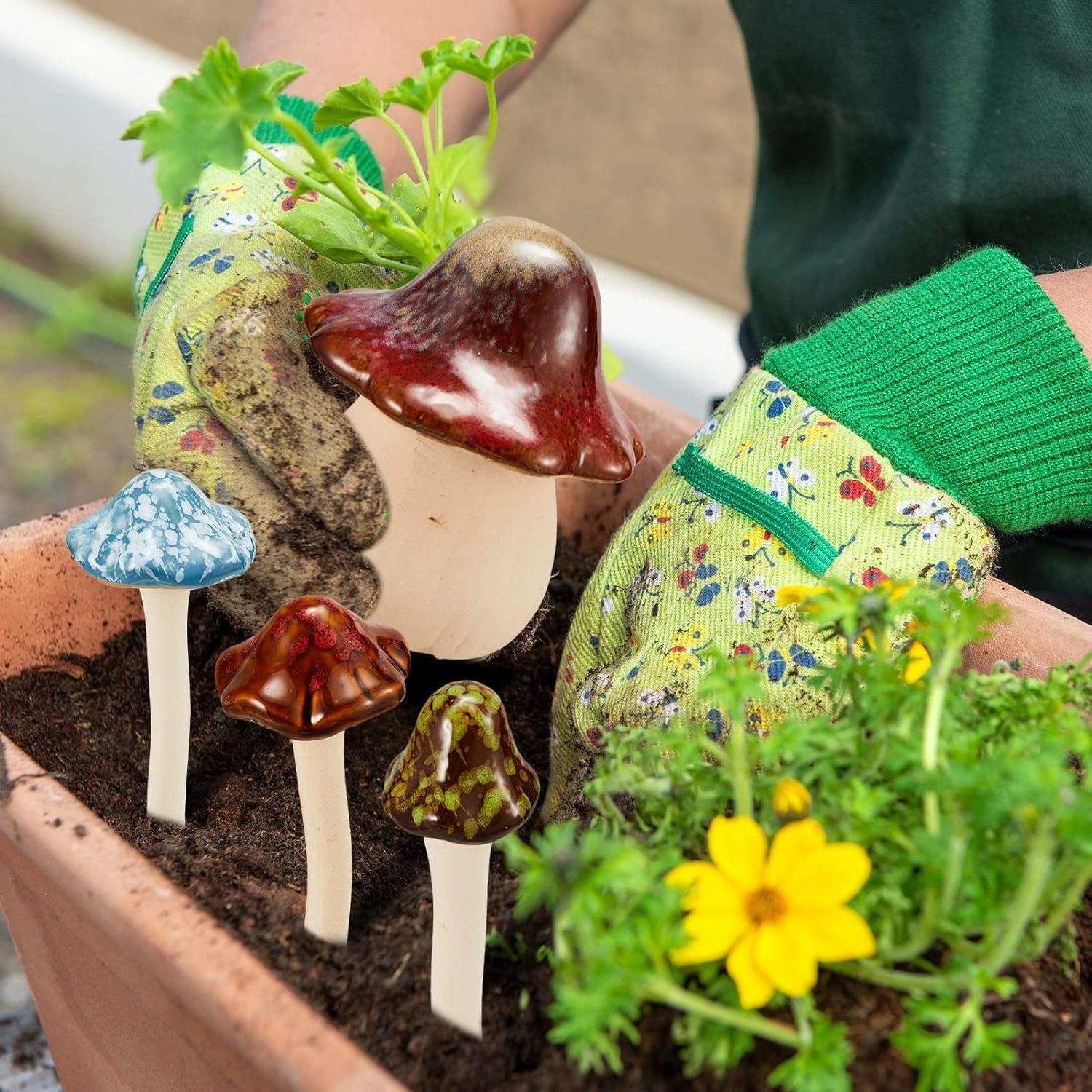 Ceramic Mushroom Statue Ceramic Garden Mushrooms Figurine Decorative Mushroom Ornament Lawn Ornaments for Garden Decor