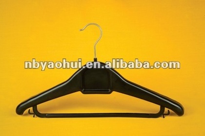 wall clothes hanger rack with metal hook