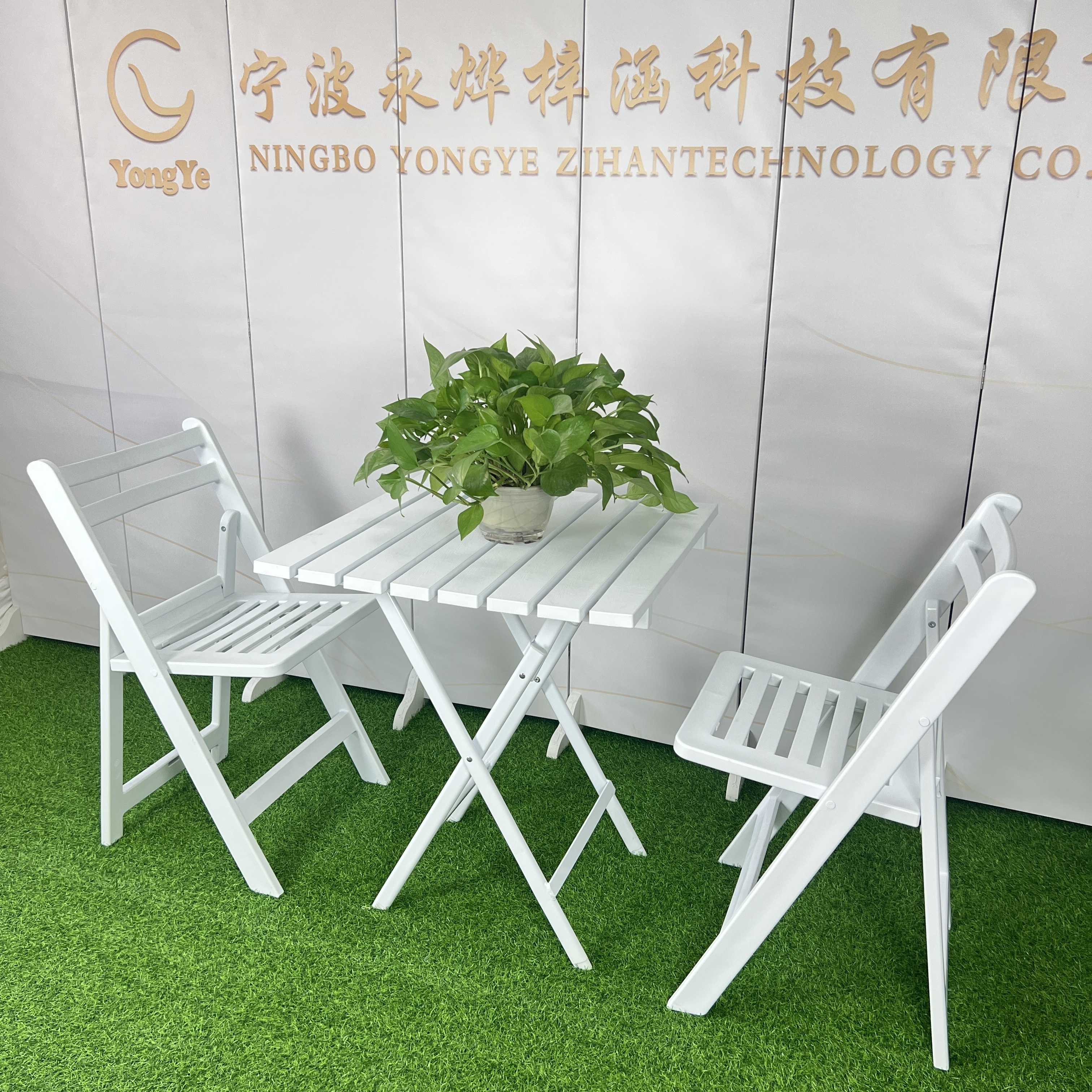 Outdoor Use White Garden Wedding Resin Wimbledon Folding Chair space Saving Resin Folding Chair for Events Party