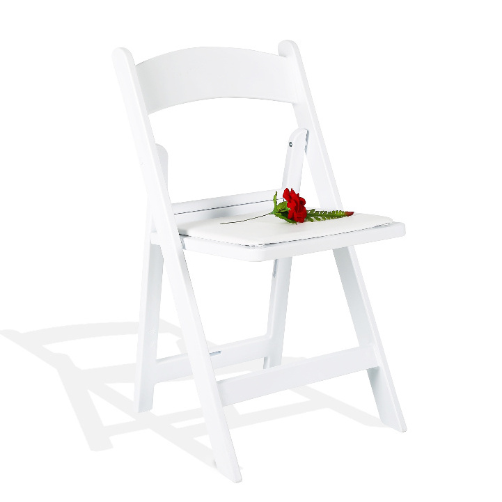 Wholesale Wedding Party Wimbledon Banquet Foldable Outdoor Furniture Garden Chair Plastic Resin White Folding chairs For Events