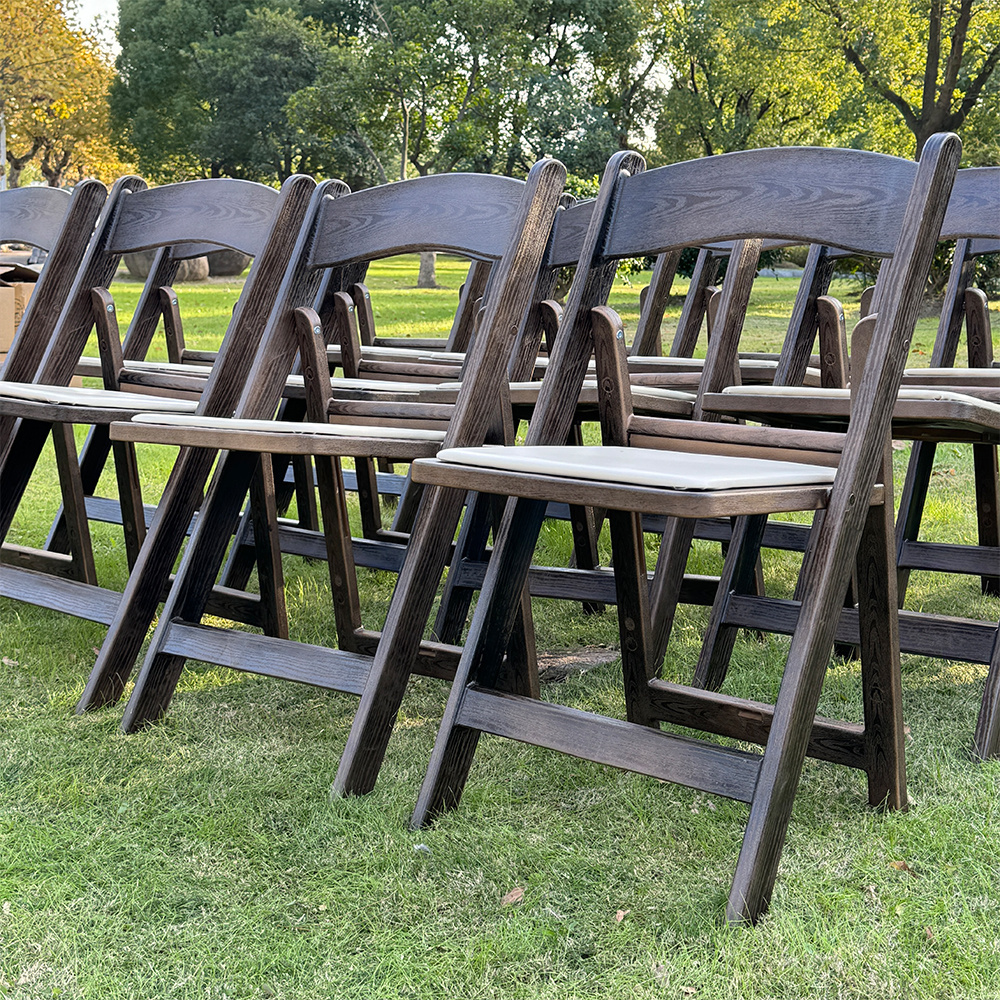 Factory Price Outdoor America Foldable Padded Wedding chairs for Events Plastic Wimbledon walnut wood White Resin Folding Chair