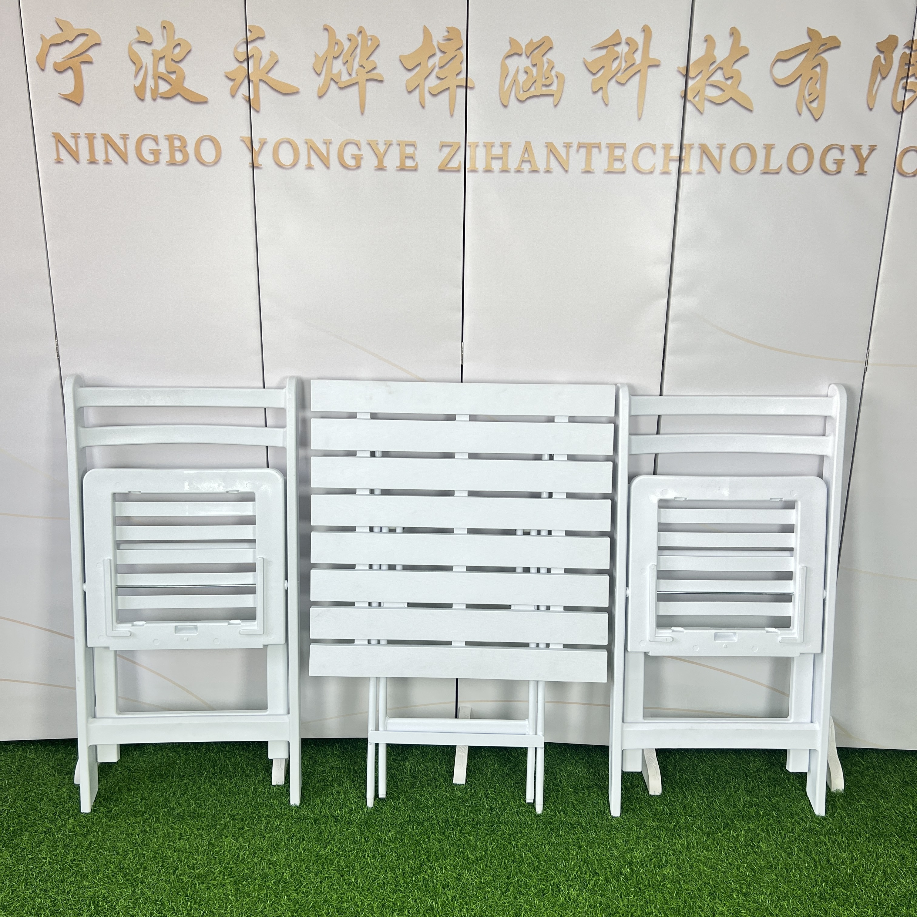 Outdoor Use White Garden Wedding Resin Wimbledon Folding Chair space Saving Resin Folding Chair for Events Party