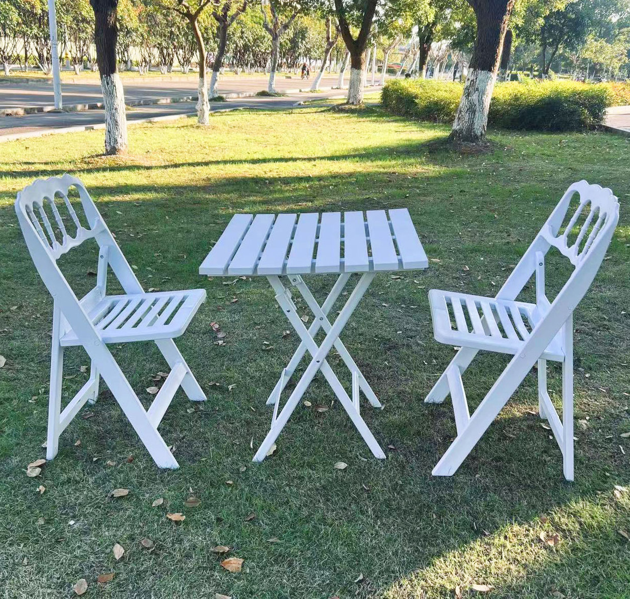 Factory Price America Garden Outdoor Foldable Wimbledon Chairs Folding Padded White Chair For Events And Weddings Rental