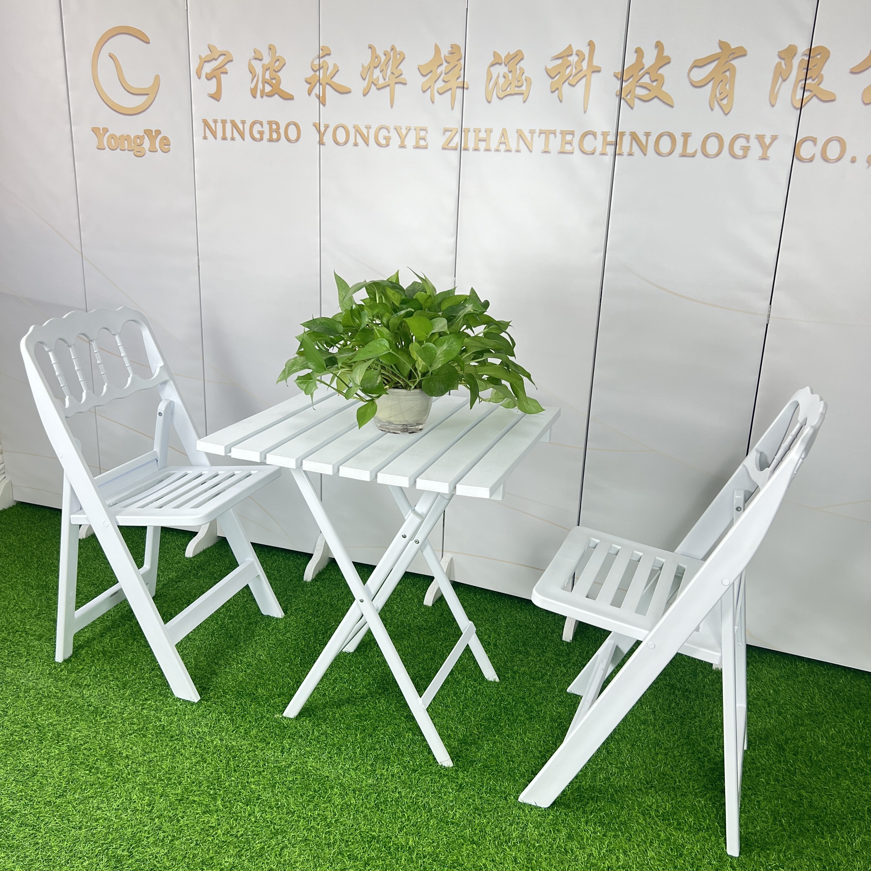 High quality Italian Folding Garden Set table 60/70/80cm and 2/4 chairs in park courtyard white for indoor and outdoor use