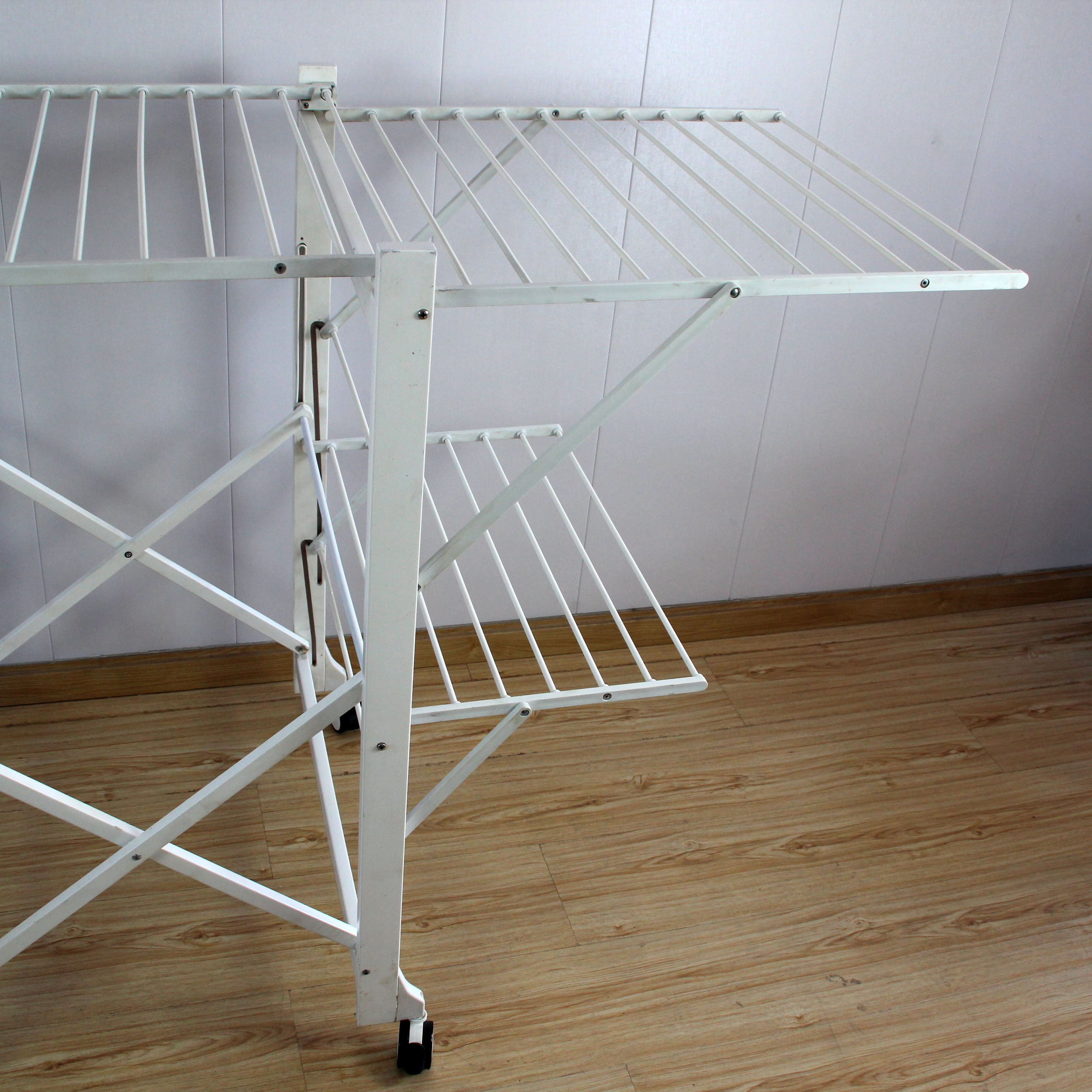 OEM/ODM Iron pipe plastic spraying folding clothes drying rack, with wheels moving outdoor drying clothes